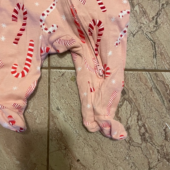🎅3/$20 🎄Candy Cane Baby Footed Sleeper - Picture 3 of 4